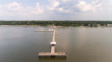 İskelede mobil Bay Fairhope, Alabama yukarıda havadan görünümü