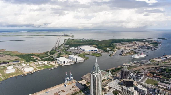 Mobile, Alabama Temmuz 2018 sırasında şehrin havadan görünümü