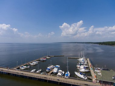 Fairhope Pier ve mobil Bay Alabama Gulf Coast boyunca havadan görünümü 