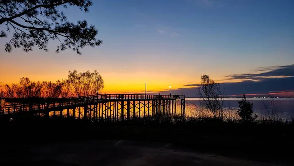 Pôr Sol Sobre Mobile Bay Bayfront Park Pier Daphne Alabama — Fotografia de Stock