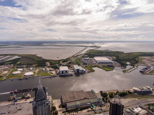 Mobile, Alabama nehir şehrin havadan görünümü 