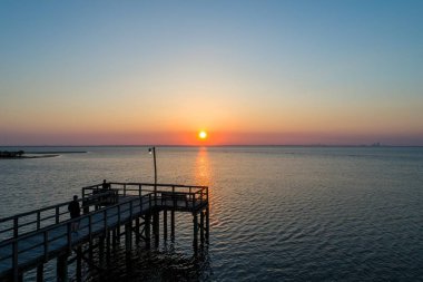 Daphne 'de mobil Bay 'de günbatımı, Bayfront Park 'ta Alabama
