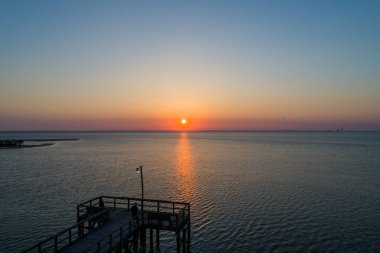 Daphne 'de mobil Bay 'de günbatımı, Bayfront Park 'ta Alabama
