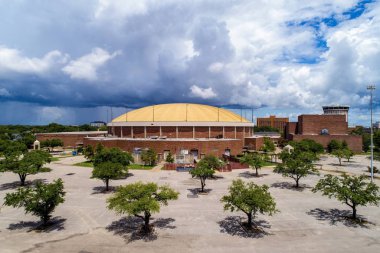 Downtown Mobile, Nisan ayında mobil nehir boyunca Alabama Cityscape