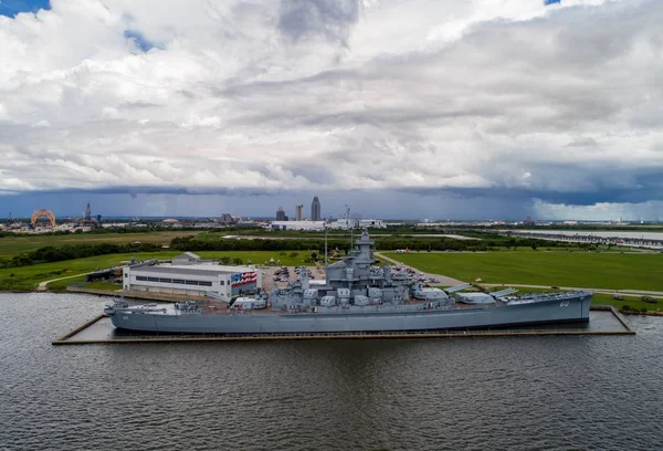 Luftaufnahme Des Schlachtschiffs Uss Alabama Einer Mobilen Bucht Der Golfküste — Stockfoto