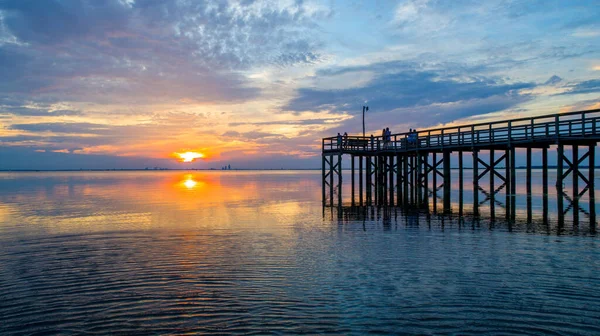 Prachtige Zonsondergang Bij Een Pier Mobile Bay Alabama — Stockfoto