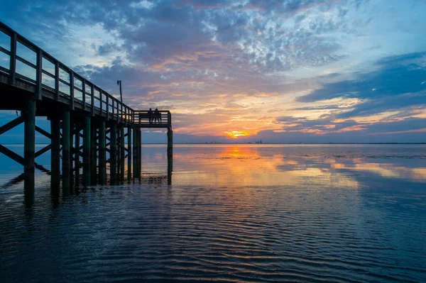 Vacker Solnedgång Vid Brygga Mobile Bay Alabama — Stockfoto