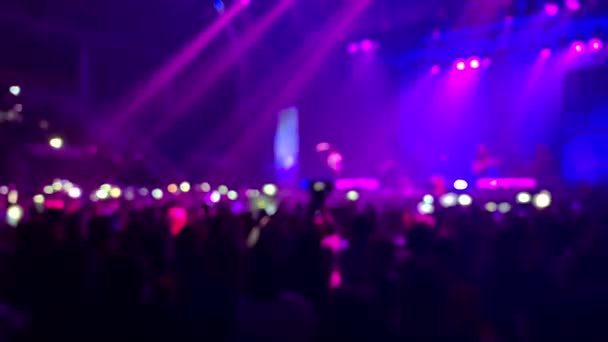 Fondo gente acústica estadio noche música frente celebración de la mano. asiático multitud espalda adulto mujer hombre — Vídeos de Stock