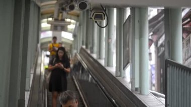 arka plan Hong Kong ekskavatör aşağı insanları çekerek. teknoloji güvenliği hk asya çin kameralar özel hayatlarını kontrol insanlar izleme
