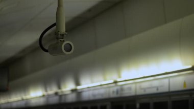 Çin metro teknoloji güvenlik izleme insanların özel casus hayatlarını kontrol arka plan kamera, dijital sistemler.