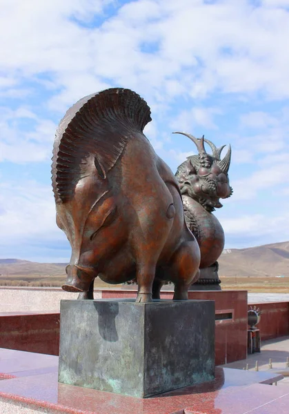 Kyzyl Tuva Rússia Abril 2015 Símbolo Porco Horóscopo Chinês Escultura — Fotografia de Stock