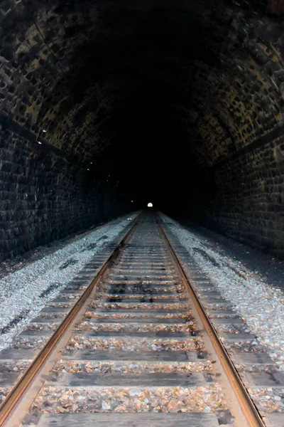 Túnel Ferrocarril Oscuro Más Largo Enfoque Suave Longitud Del Túnel — Foto de Stock