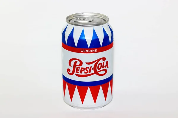 Moscou Rússia Setembro 2018 Latas Alumínio Fechadas Isoladas Pepsi Cola — Fotografia de Stock