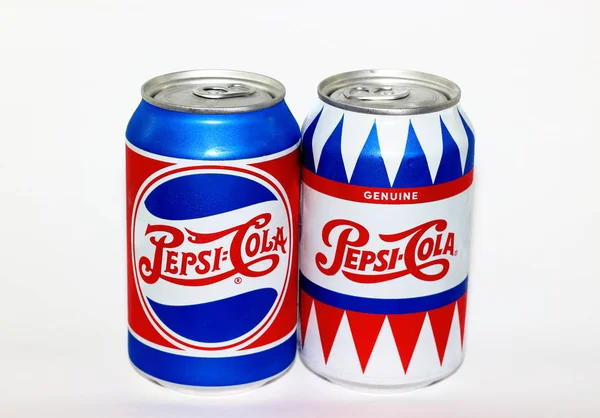 Moscú Rusia Septiembre 2018 Latas Aluminio Pepsi Cola Rediseño Edición — Foto de Stock