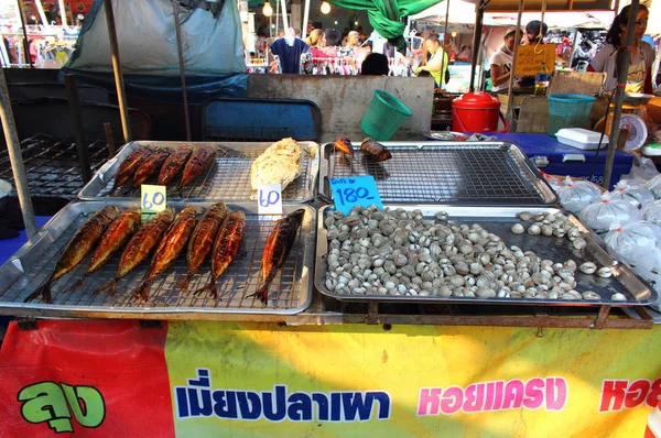 Pattaya City Thailand Mart 2018 Fried Fish Mackerel Seashells Counter — Stock Photo, Image