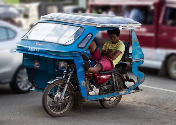 Palawan Filipinas Septiembre 2018 Triciclo Mototaxi Calle Ciudad Esperando Los — Foto de Stock