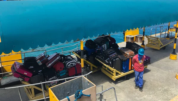 Bohol Filipinas Septiembre 2018 Equipaje Los Turistas Muelle Puerto Marítimo — Foto de Stock