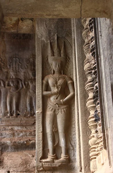 Apsara Bailarinos Baixo Relevo Esculpido Pedra Nas Paredes Templo Angkor — Fotografia de Stock