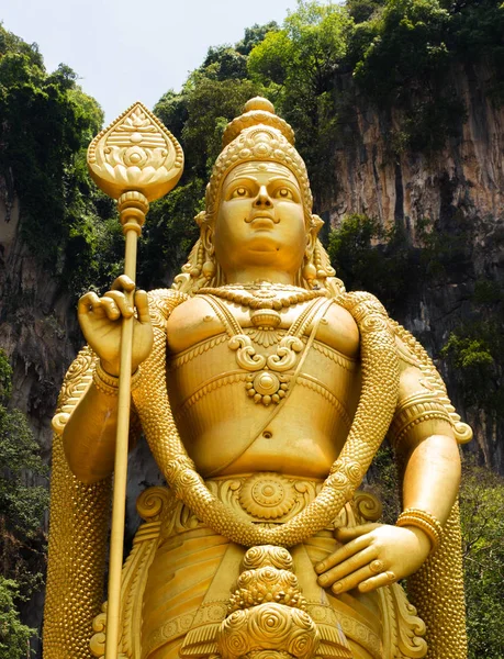 Statue de Murugan dans les grottes de Batu — Photo