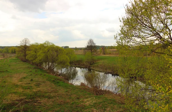 Wiosnę krajobraz kraju — Zdjęcie stockowe