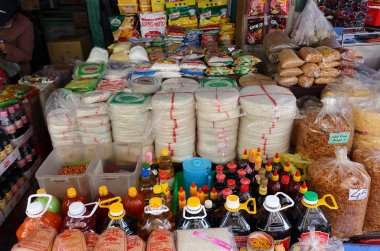 Vietnam pazarında bakkaliye