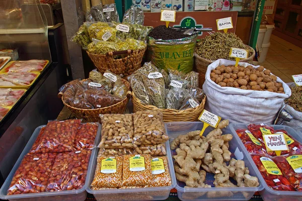 Istanbul Turkije Oktober 2019 Assortiment Producten Specerijen Een Supermarkt Markt — Stockfoto