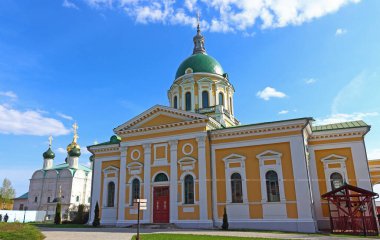 Güneşli bir günde Zaraysk Kremlin 'deki Forerunner Katedrali Aziz John, Moskova bölgesi, Rusya
