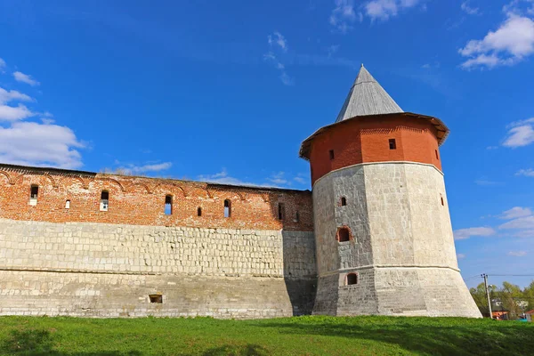 Escondendo Lugar Corner Tower Parede Kremlin Cidade Zaraysk Dia Ensolarado — Fotografia de Stock