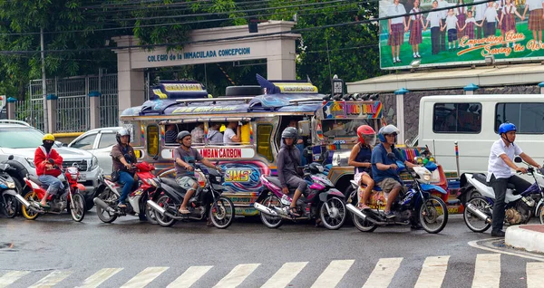 Cebu City Filippiinit Lokakuuta 2018 Liikenne Kadulla Cebu Kaupunki Filippiineillä — kuvapankkivalokuva