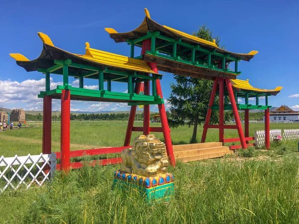 Chadan Tuva Republic Rusia Julio 2019 Colorido Arco Entrada Nuevo —  Fotos de Stock