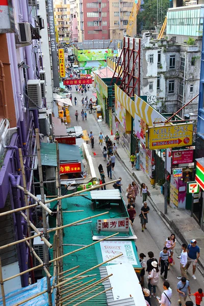 中国香港 2018年10月6日 香港街道高角景观 市民身份不明 以及中区的广告种类繁多 — 图库照片