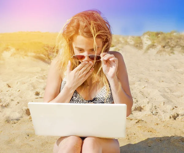 Young Woman Swimsuit Using Laptop Sand Beach Exotic Resort — Stock Photo, Image