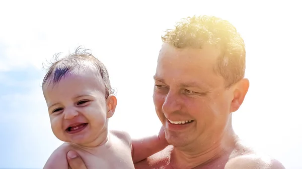 Portrait Happy Father His Little Son Vacation — Stock Photo, Image