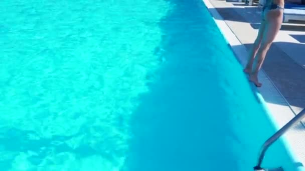 Beauty Teen Girl Diving Pool Daytime — Stock Video