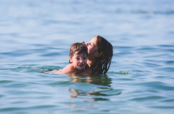 Hermano Hermana Nadan Mar Vacaciones Activas Verano Sin Aparatos Destino — Foto de Stock