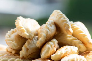 Tipik İspanyol empanadas görünümünü kapat