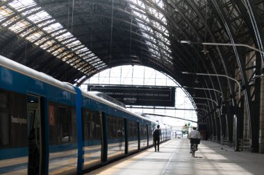 Buenos Aires, Arjantin - 29 Kasım 2017: Retiro Tren İstasyonu şehir Buenos Aires'te genel bakış. Retiro İstasyonu conects Buenos Aires sermaye Şehir Kuzey alanı ile
