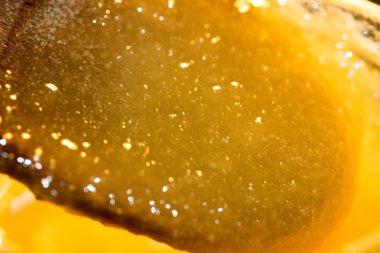 Ham organik arı sütü detay