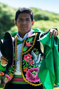 Huayno, Peru, Bolivya, Kuzey Arjantin ve kuzey Şili and bölgesinin tipik bir geleneksel müzik türü dans bir adam portresi