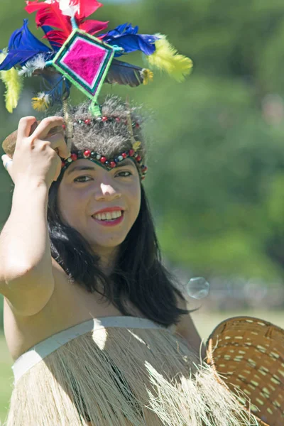 Retrato Una Joven Vestida Con Ropa Tradicional Peruana Bailando Danza — Foto de Stock