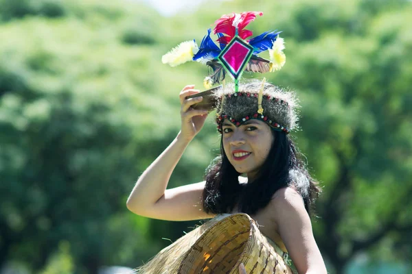 Портрет Молодої Жінки Носити Традиційний Одяг Перуанський Танці Анаконда Танцю — стокове фото