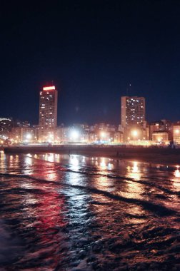 Mar del Plata Cityscape gece, Buenos Aires, Arjantin