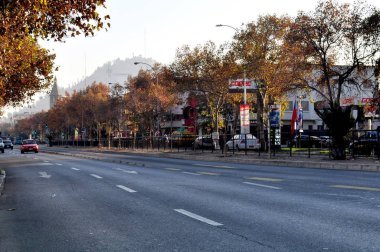Vicuna Mackenna Avenue ve San Cristobal Hill Santiago de chile, şili