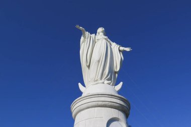 Meryem Ana heykeli üzerinde Cerro San Cristobal, Santiago, Chile