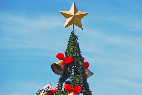 Kerstboom Met Ornamenten Ster — Stockfoto