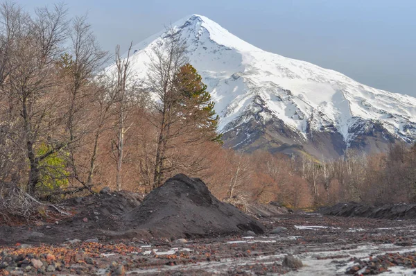 Volcan Lanin Est Stratovolcan Recouvert Glace Forme Cône Situé Frontière — Photo