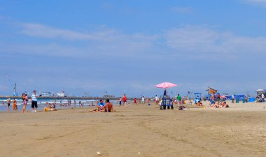Manta, Ekvator - 18 Mart 2015: Genel görünümü Murcielago Beach, Manta, Ecuador