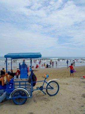 Manta, Ekvator - 16 Mart 2015: Murcielago beach Manta, Ekvator