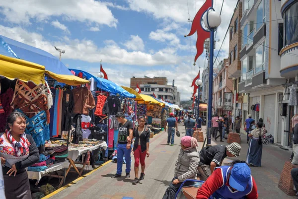 Otavalo Ecuador Marzo 2016 Colorido Puesto Textil Popular Mercado Otavalo —  Fotos de Stock