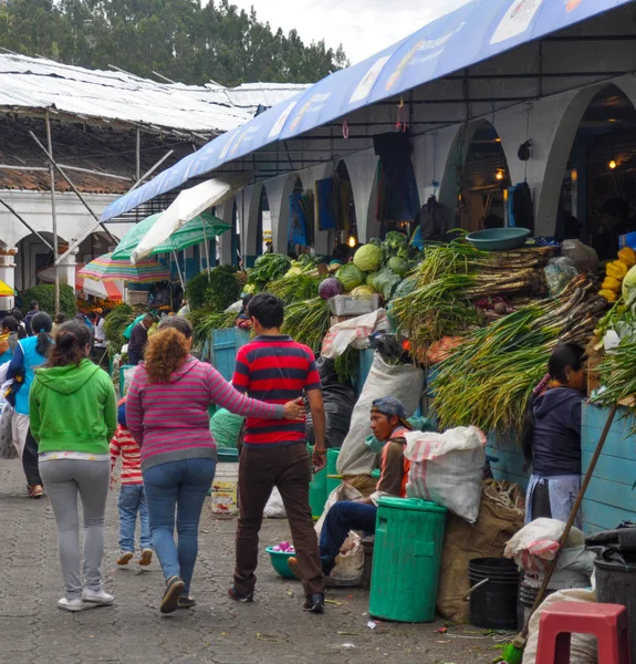 Otavalo Ecuador Marzo 2016 Vista General Del Puesto Verduras Mercado —  Fotos de Stock